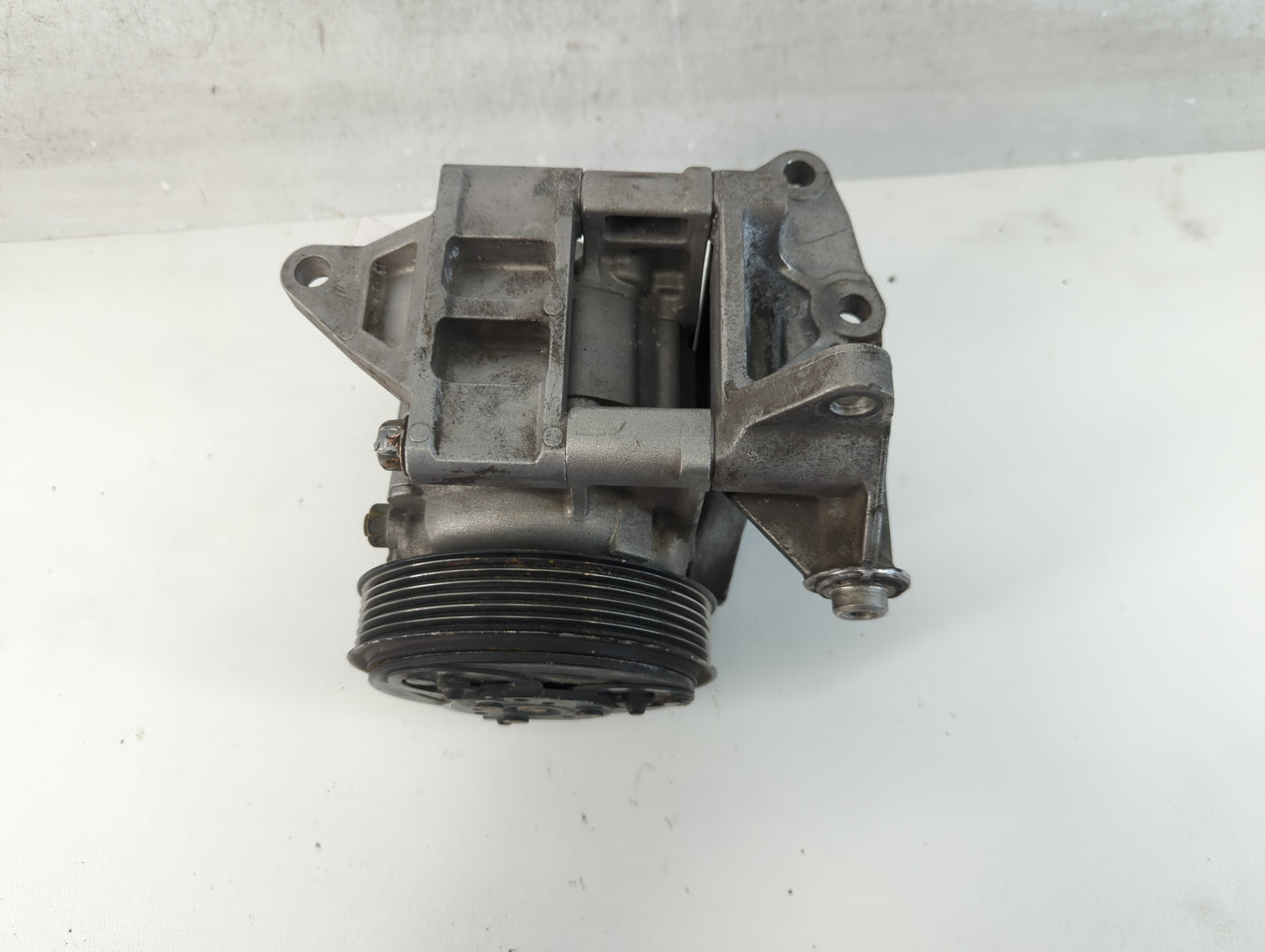 2004 Subaru Legacy Air Conditioning A/c Ac Compressor Oem - Oemusedautoparts1.com