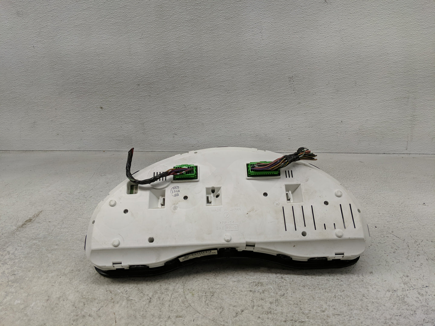 2004 Subaru Outback Instrument Cluster Speedometer Gauges P/N:85015AG08A Fits OEM Used Auto Parts - Oemusedautoparts1.com