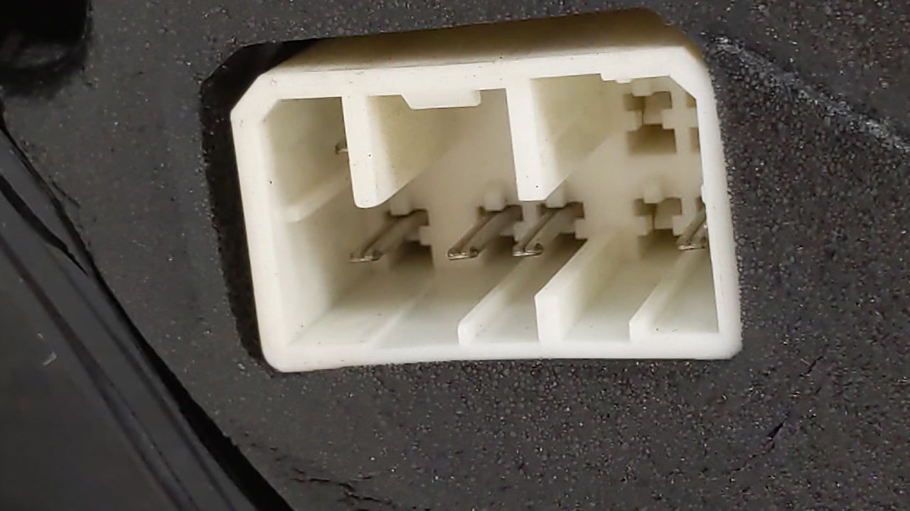 2004-2008 Suzuki Forenza Passenger Side View Mirror - Right Door Mirror OEM Used - Oemusedautoparts1.com