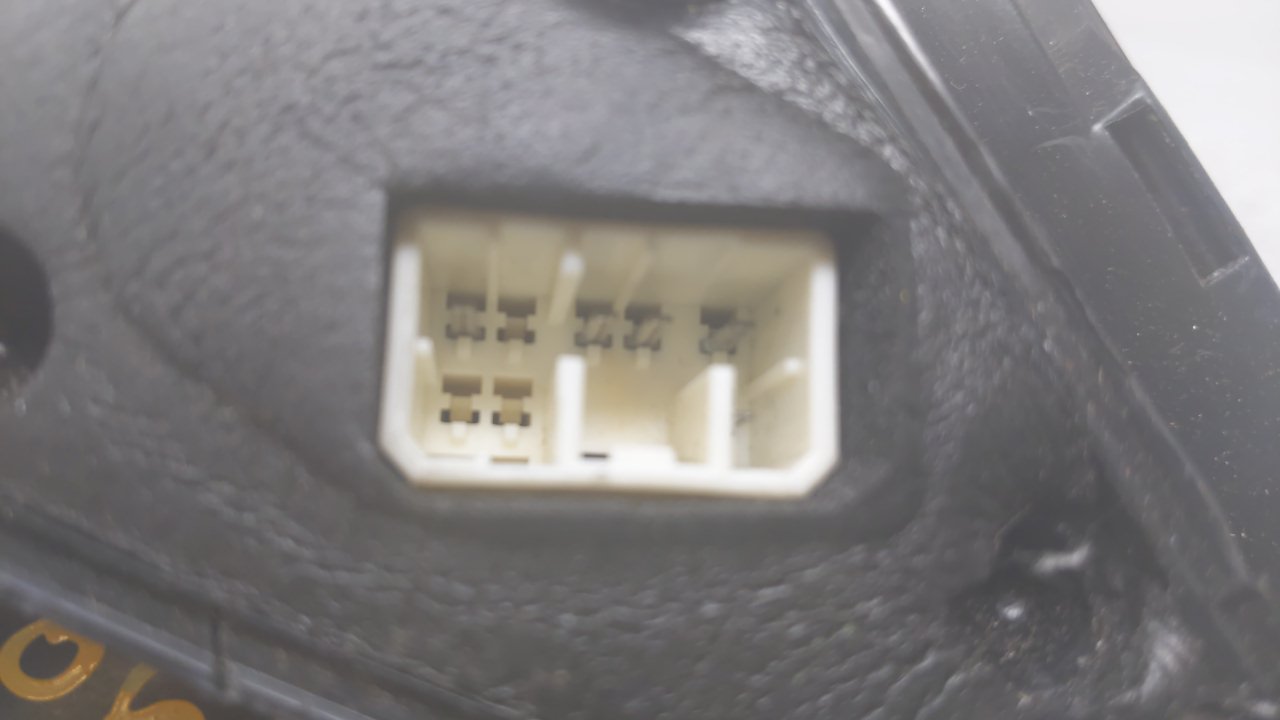 2004-2008 Suzuki Forenza Passenger Side View Mirror - Right Door Mirror OEM Used - Oemusedautoparts1.com