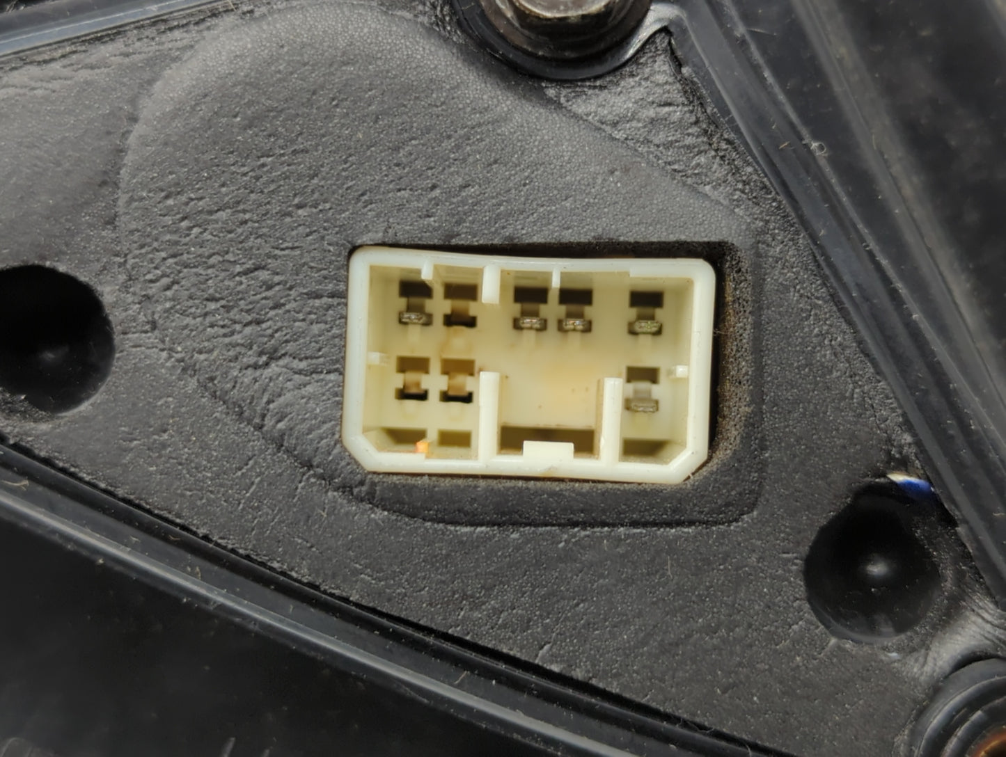 2004-2008 Suzuki Forenza Passenger Side View Mirror - Right Door Mirror OEM Used - Oemusedautoparts1.com