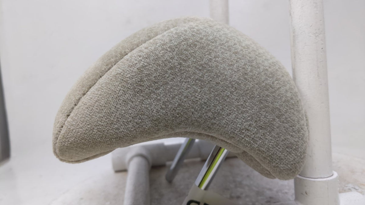 2004 Suzuki Forenza Headrest Head Rest Rear Center Seat Gray 42807 - Oemusedautoparts1.com