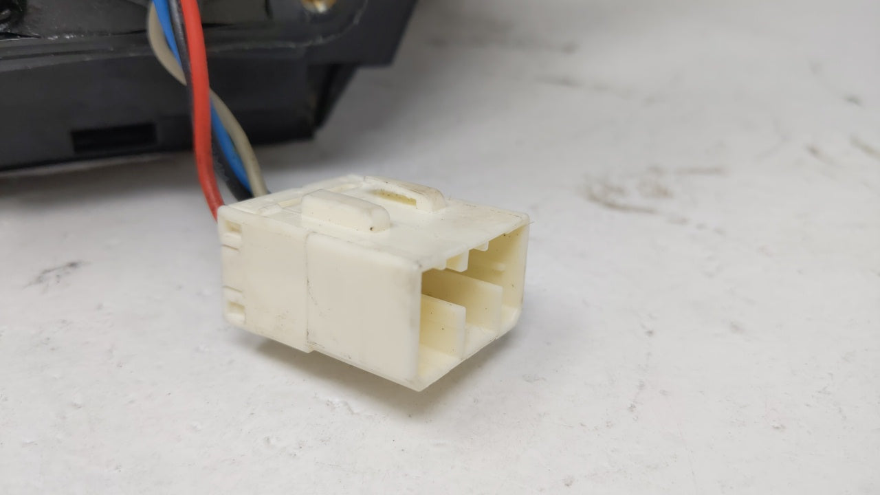 2004-2008 Suzuki Forenza Passenger Side View Mirror - Right Door Mirror OEM Used - Oemusedautoparts1.com