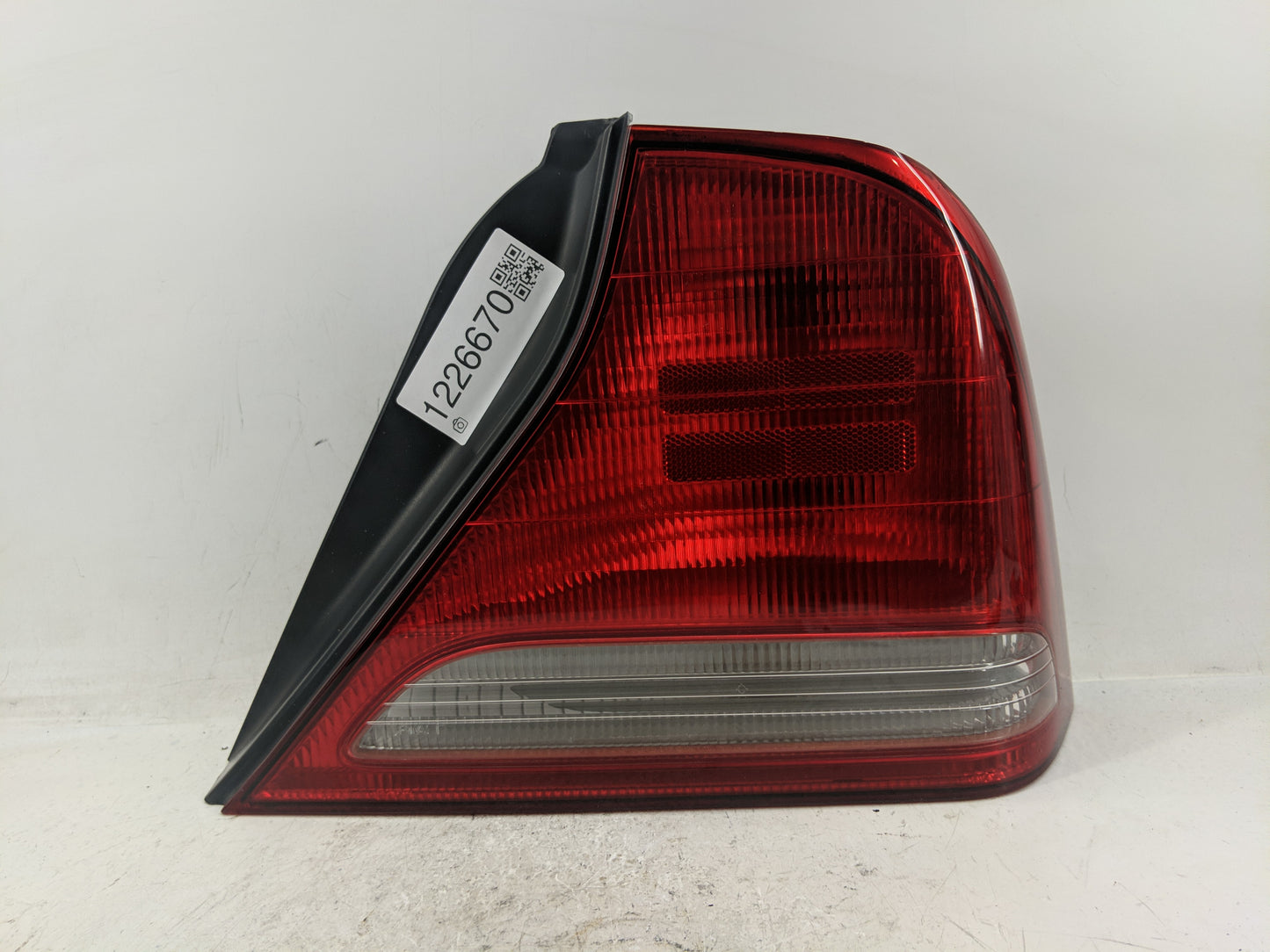 2004-2006 Suzuki Verona Tail Light Assembly Passenger Right OEM Fits Fits 2004 2005 2006 OEM Used Auto Parts - Oemusedautopa