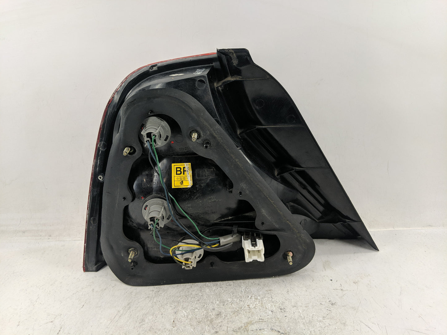 2004-2006 Suzuki Verona Tail Light Assembly Passenger Right OEM Fits Fits 2004 2005 2006 OEM Used Auto Parts - Oemusedautopa