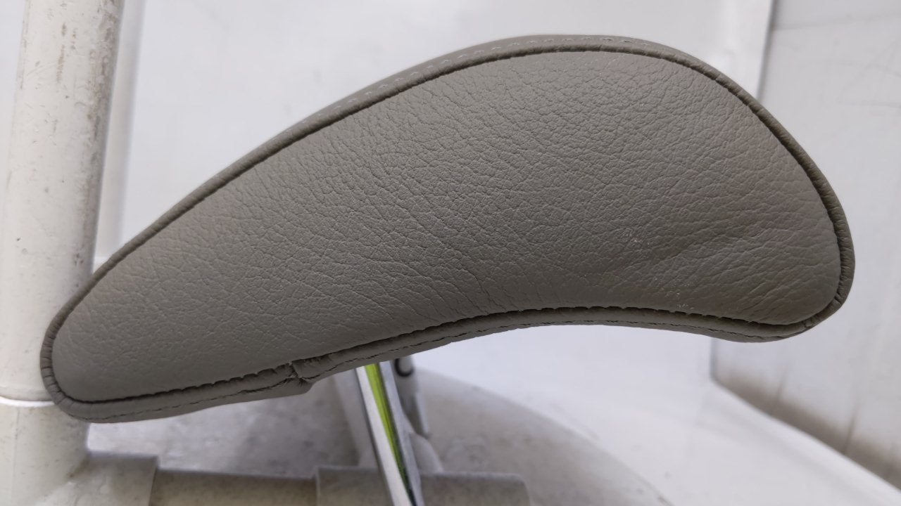 2004 Suzuki Verona Headrest Head Rest Rear Center Seat Fits OEM Used Auto Parts - Oemusedautoparts1.com