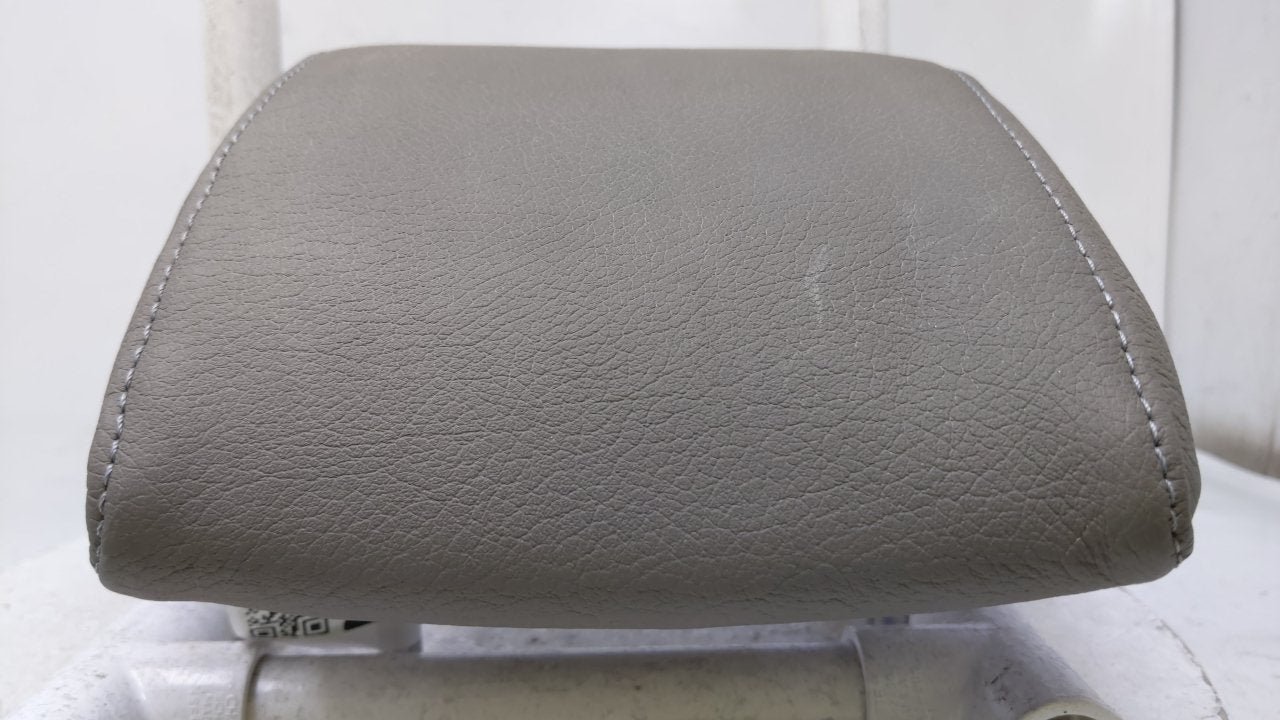 2004 Suzuki Verona Headrest Head Rest Rear Center Seat Fits OEM Used Auto Parts - Oemusedautoparts1.com
