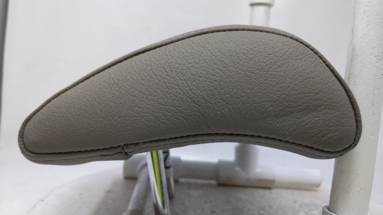 2004 Suzuki Verona Headrest Head Rest Rear Center Seat Fits OEM Used Auto Parts - Oemusedautoparts1.com