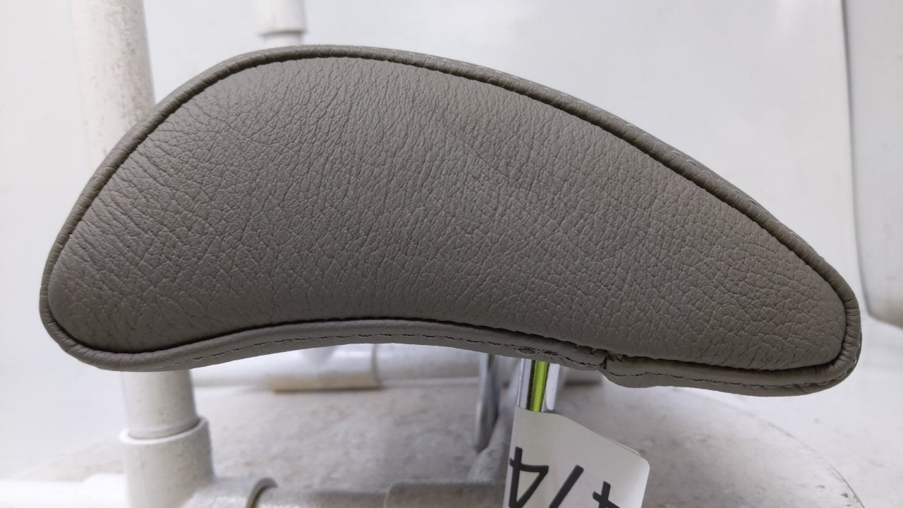 2004 Suzuki Verona Headrest Head Rest Rear Center Seat Fits OEM Used Auto Parts - Oemusedautoparts1.com