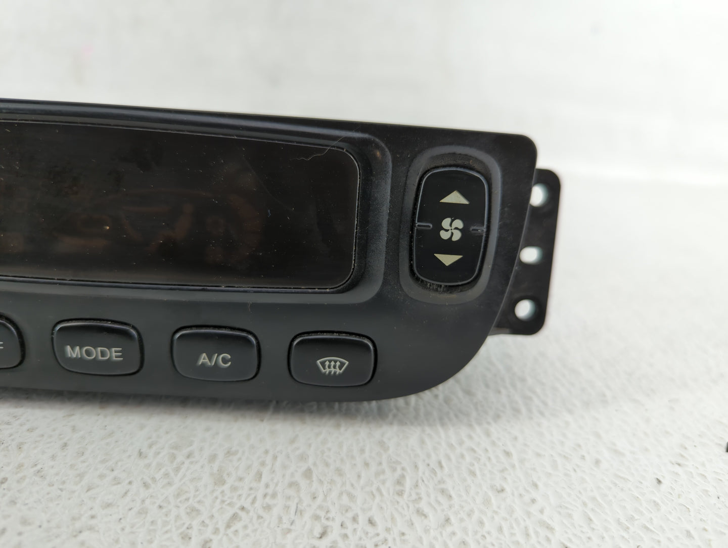 2004 Suzuki Verona Climate Control Module Temperature AC/Heater Replacement P/N:96392751 Fits OEM Used Auto Parts - Oemuseda