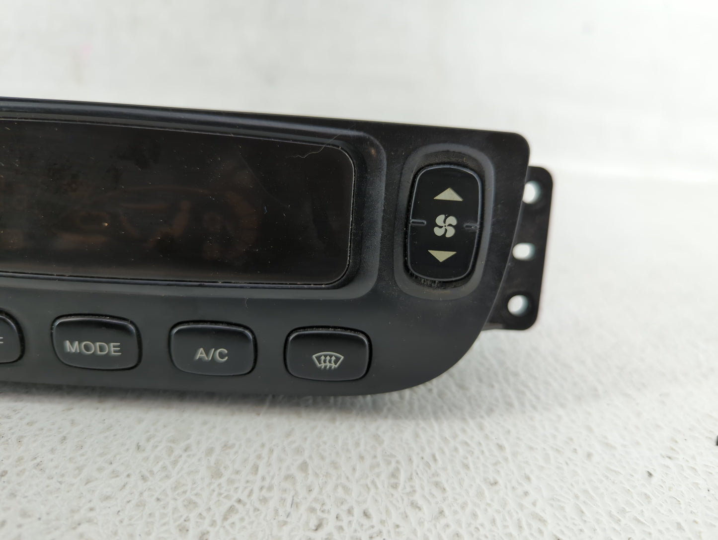 2004 Suzuki Verona Climate Control Module Temperature AC/Heater Replacement P/N:96392751 Fits OEM Used Auto Parts - Oemuseda