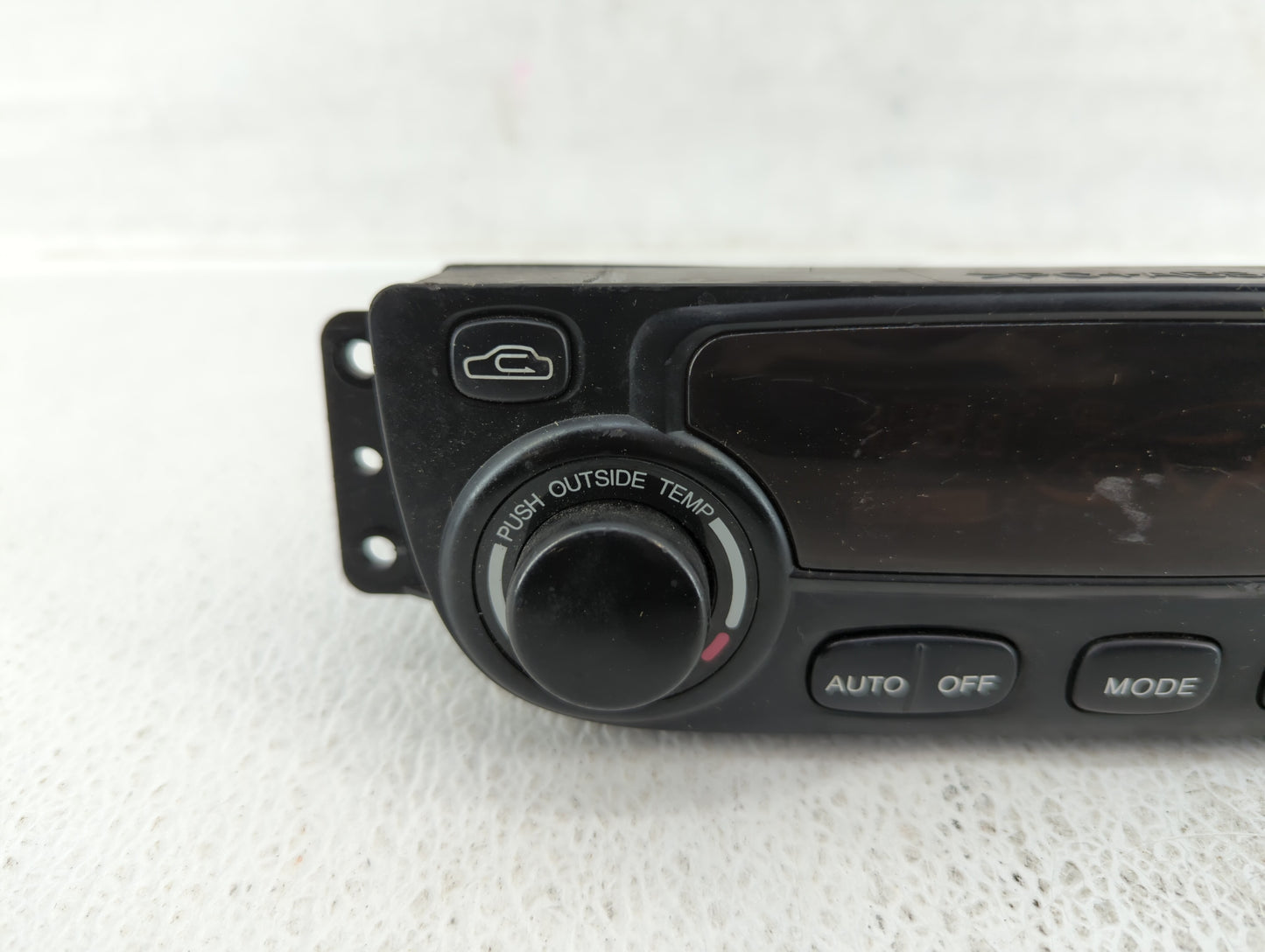 2004 Suzuki Verona Climate Control Module Temperature AC/Heater Replacement P/N:96392751 Fits OEM Used Auto Parts - Oemuseda