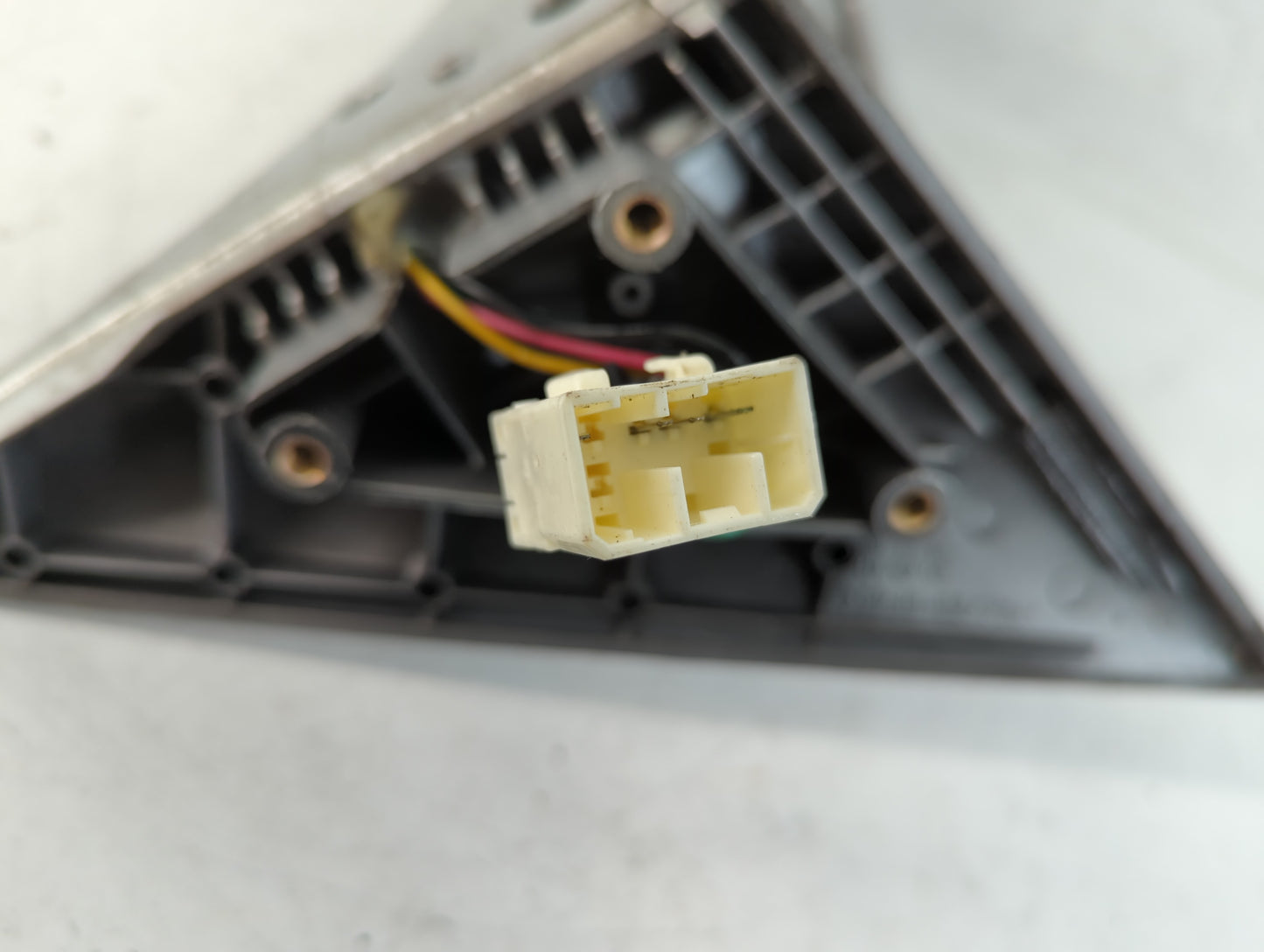 2004-2006 Suzuki Verona Driver Side View Mirror - Left Door Mirror OEM Used - Oemusedautoparts1.com