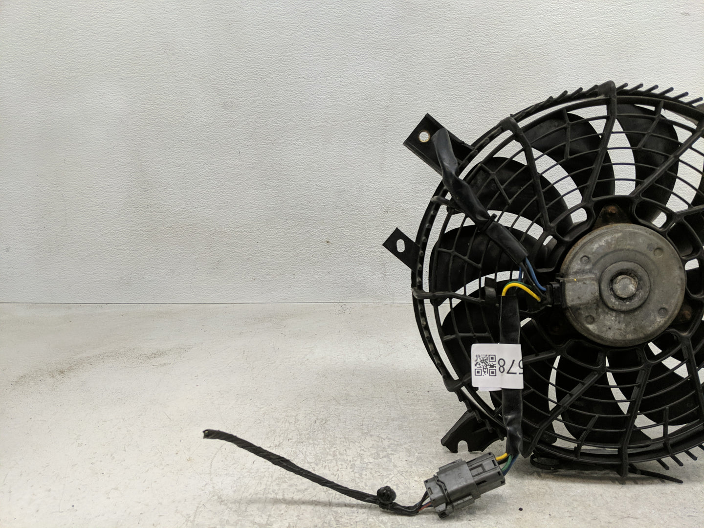 2004 Suzuki Vitara Electric Radiator Cooling Fan Motor Assembly Fits Fits 2005 OEM Used Auto Parts - Oemusedautoparts1.com