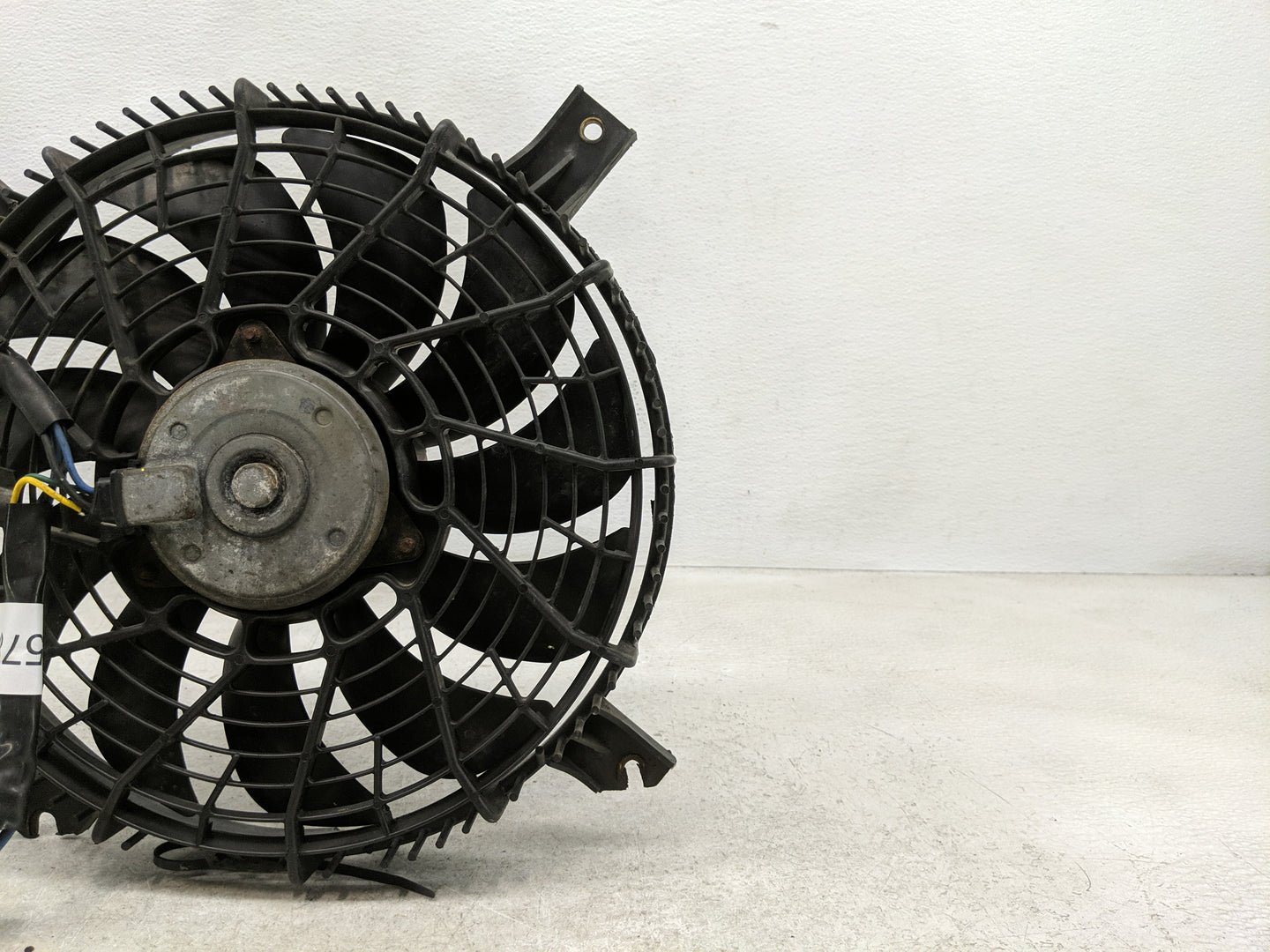 2004 Suzuki Vitara Electric Radiator Cooling Fan Motor Assembly Fits Fits 2005 OEM Used Auto Parts - Oemusedautoparts1.com