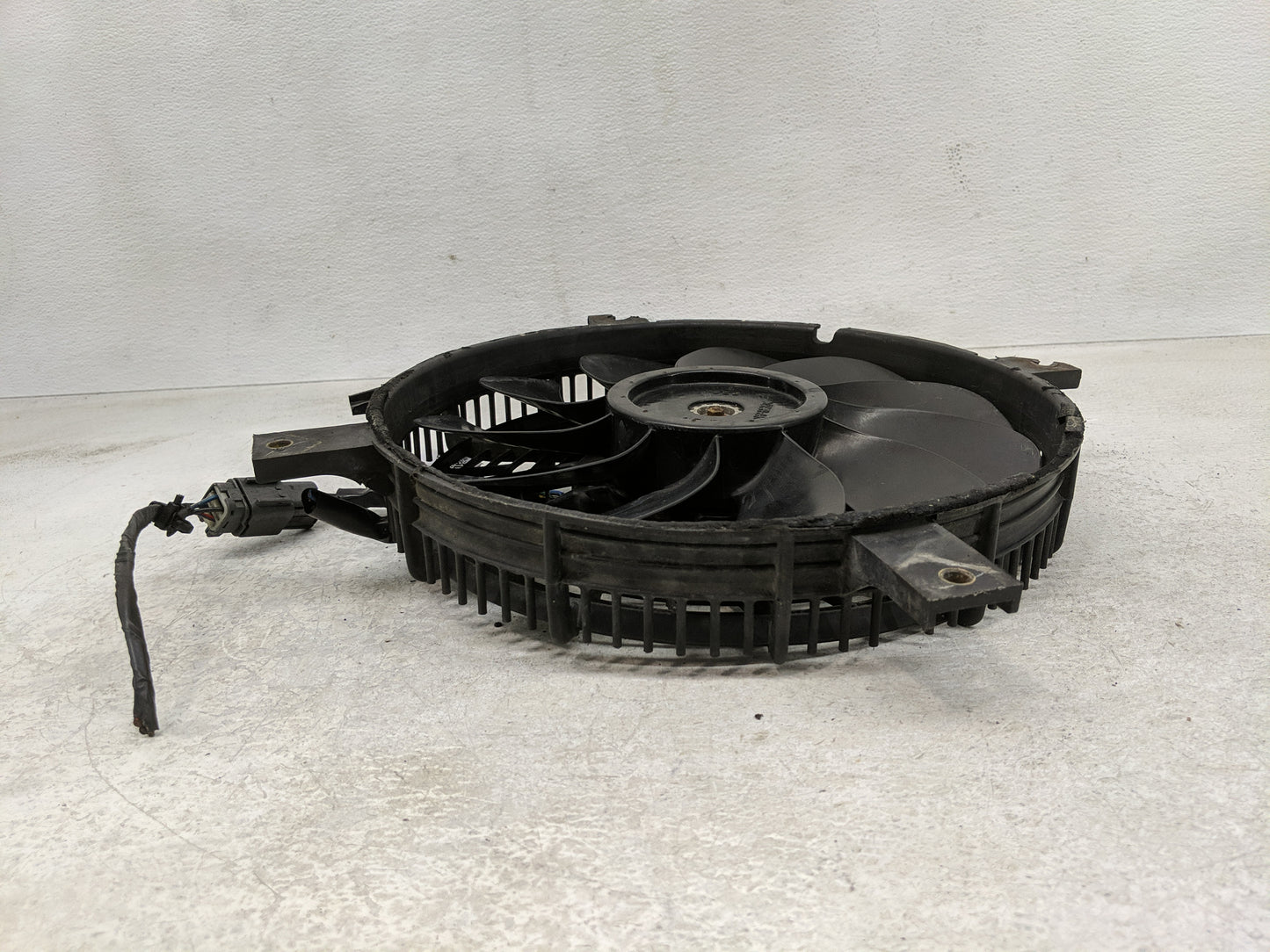 2004 Suzuki Vitara Electric Radiator Cooling Fan Motor Assembly Fits Fits 2005 OEM Used Auto Parts - Oemusedautoparts1.com