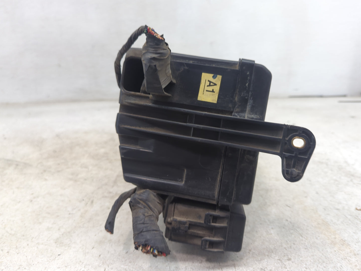 2003-2005 Toyota 4runner Fusebox Fuse Box Panel Relay Module Fits Fits 2003 2004 2005 OEM Used Auto Parts - Oemusedautoparts