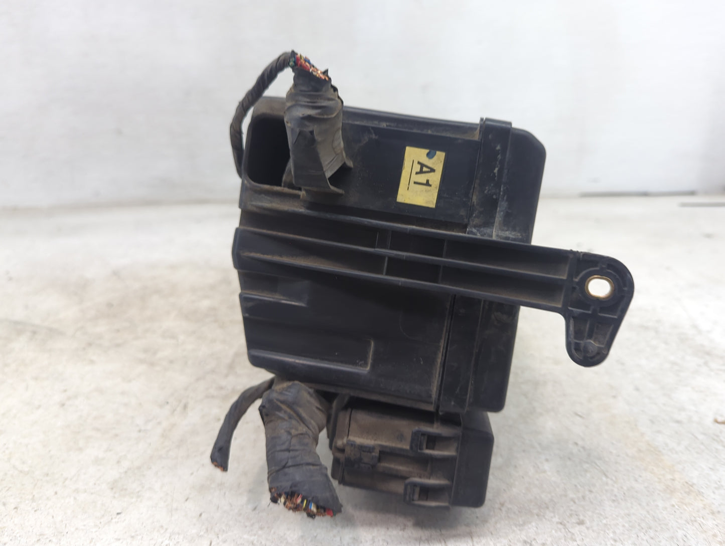 2003-2005 Toyota 4runner Fusebox Fuse Box Panel Relay Module Fits Fits 2003 2004 2005 OEM Used Auto Parts - Oemusedautoparts