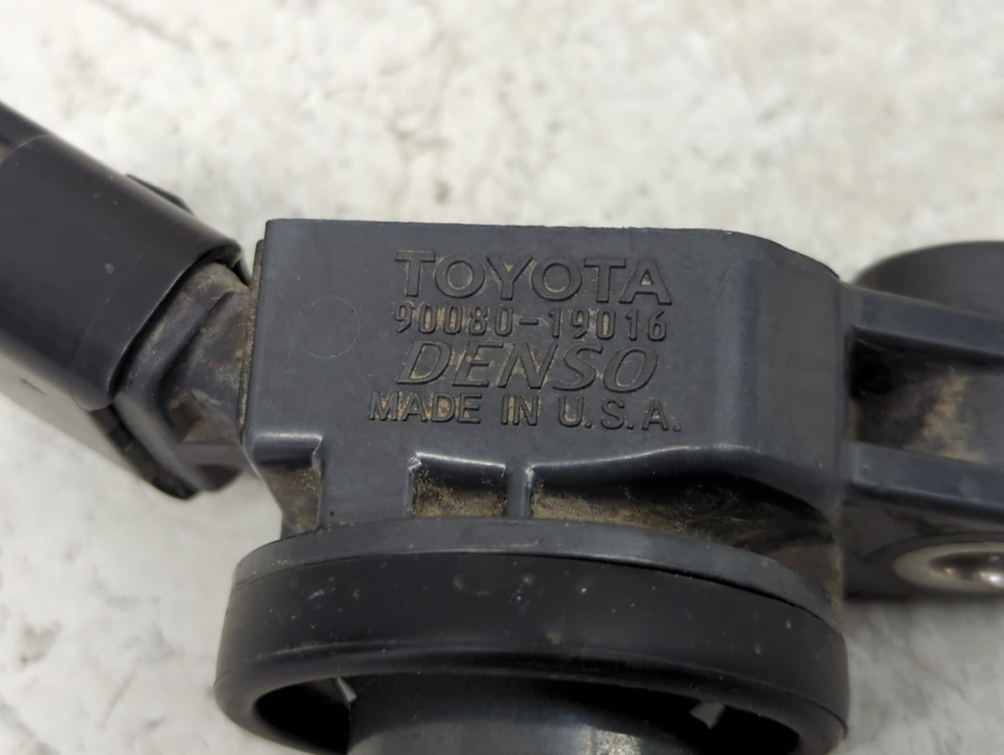 2000-2004 Toyota Avalon Ignition Coil Igniter Pack - Oemusedautoparts1.com