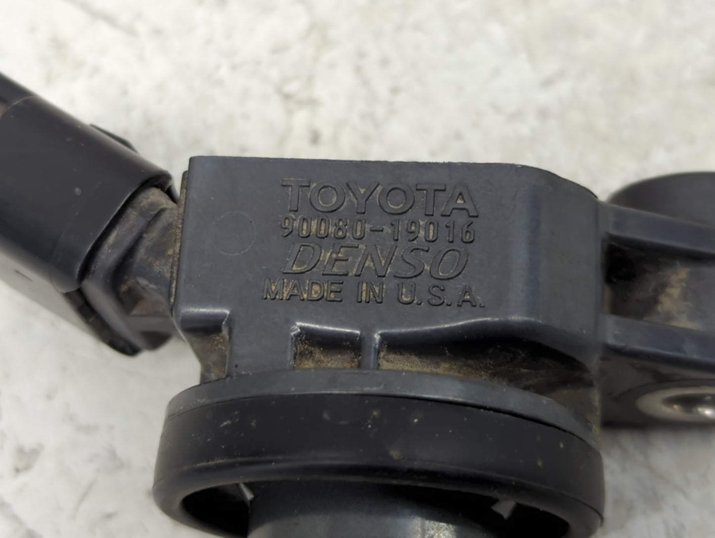 2000-2004 Toyota Avalon Ignition Coil Igniter Pack - Oemusedautoparts1.com