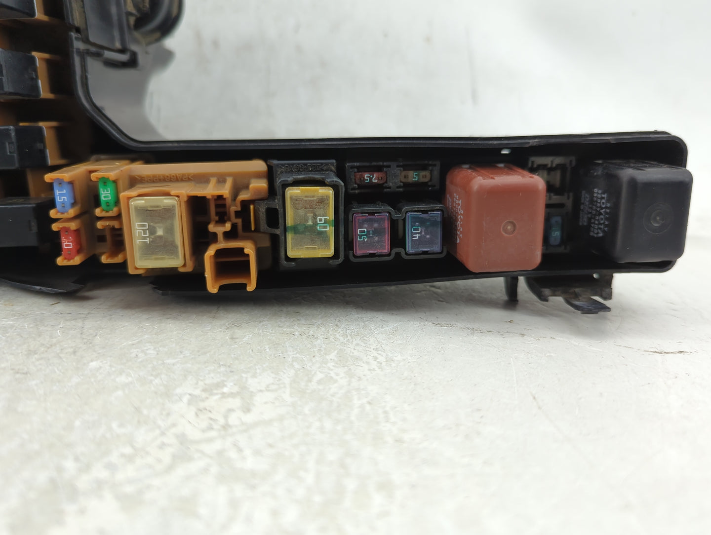 2002-2004 Toyota Avalon Fusebox Fuse Box Panel Relay Module Fits Fits 2002 2003 2004 OEM Used Auto Parts - Oemusedautoparts1