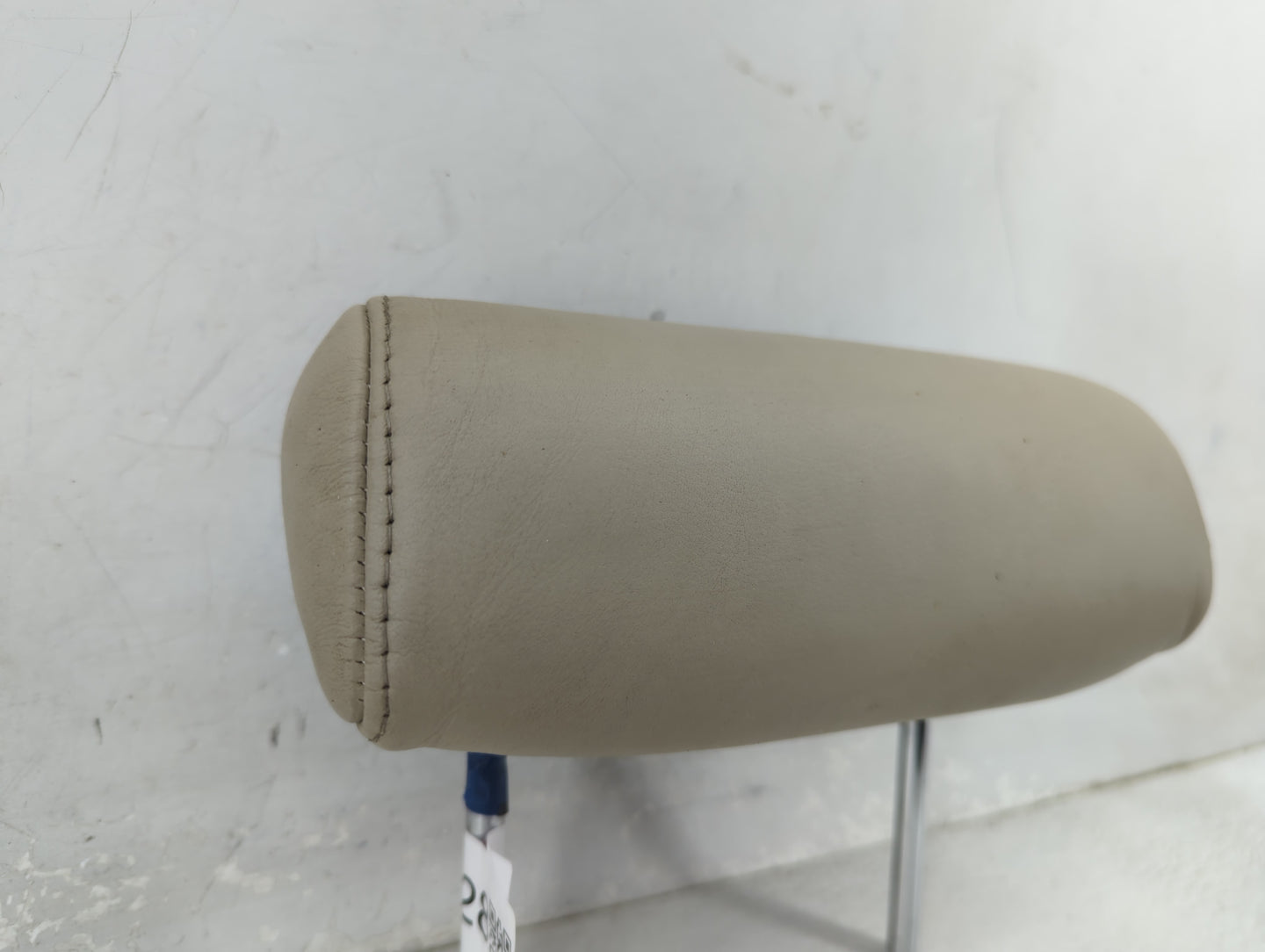 2000-2004 Toyota Avalon Headrest Head Rest Rear Seat Fits Fits 2000 2001 2002 2003 2004 OEM Used Auto Parts - Oemusedautopar