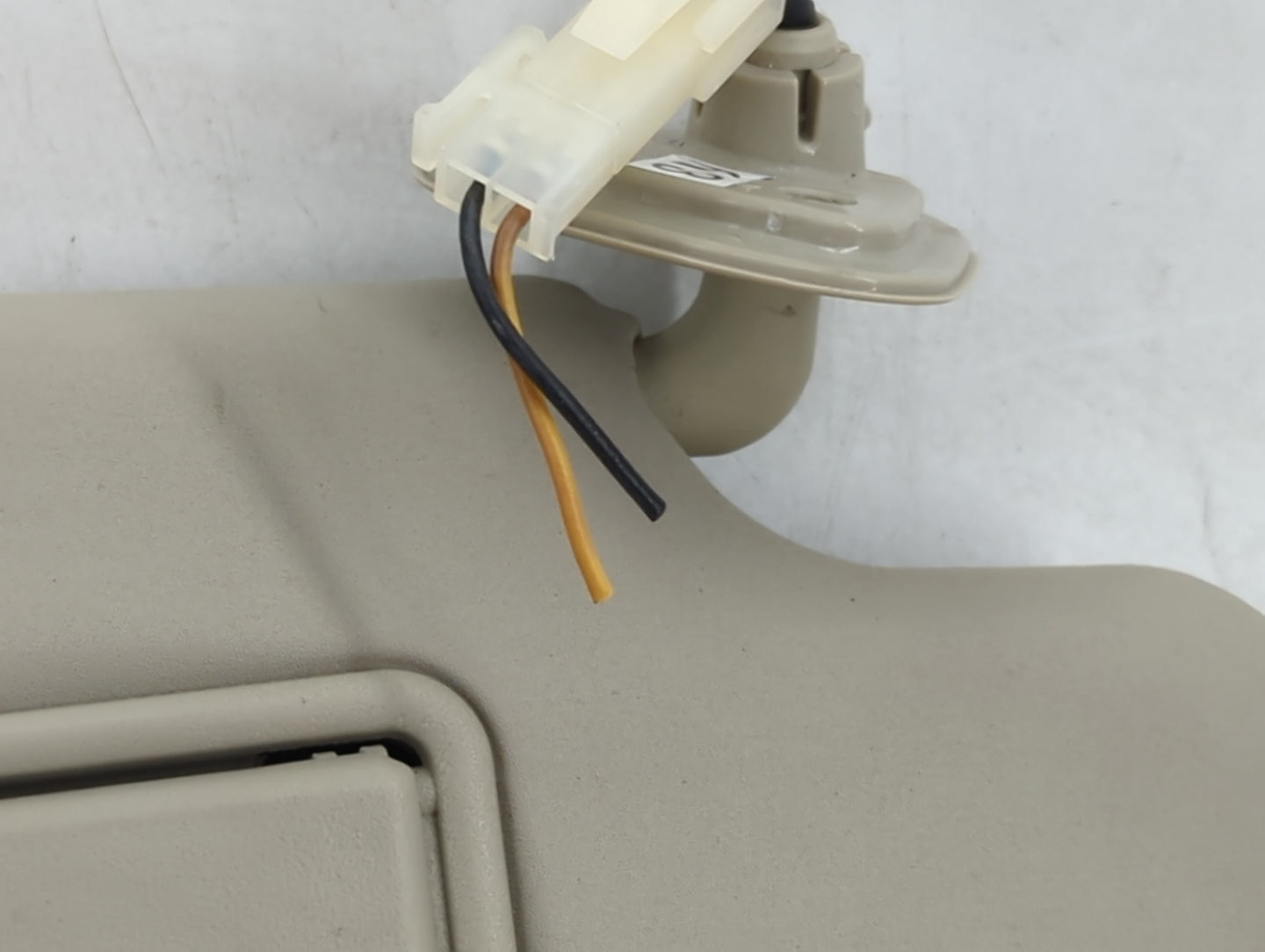 2002-2004 Toyota Avalon Sun Visor Shade Replacement Passenger Right Mirror Fits Fits 2002 2003 2004 2005 OEM Used Auto Parts