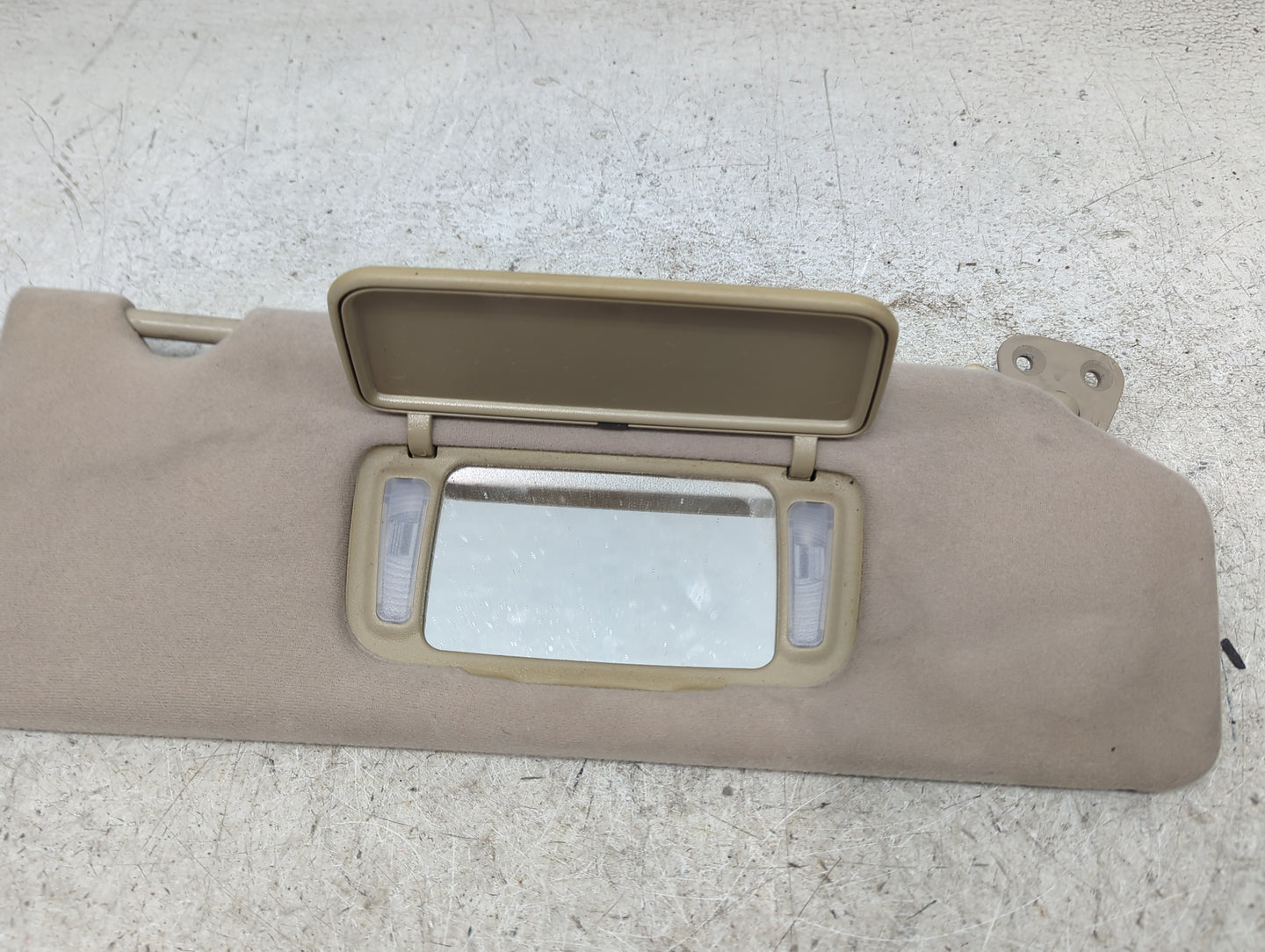 2004 Toyota Avalon Sun Visor Shade Replacement Passenger Right Mirror Fits OEM Used Auto Parts - Oemusedautoparts1.com