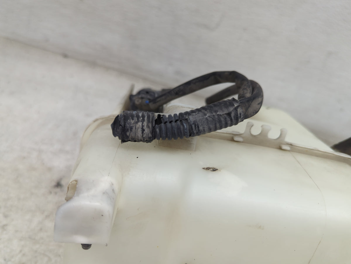 2000-2004 Toyota Avalon Windshield Washer Fluid Reservoir Bottle - Oemusedautoparts1.com
