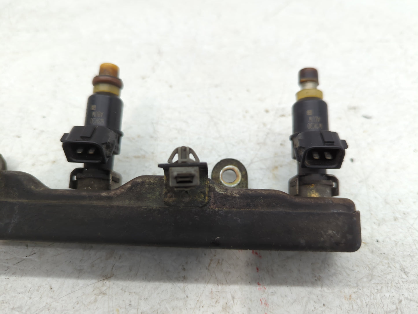 2004 Toyota Avalon Fuel Injectors Fits OEM Used Auto Parts - Oemusedautoparts1.com