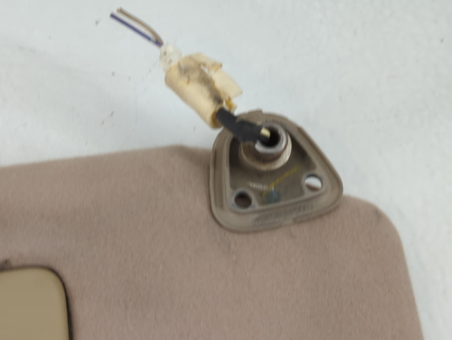 2002-2004 Toyota Avalon Sun Visor Shade Replacement Passenger Right Mirror Fits Fits 2002 2003 2004 2005 OEM Used Auto Parts