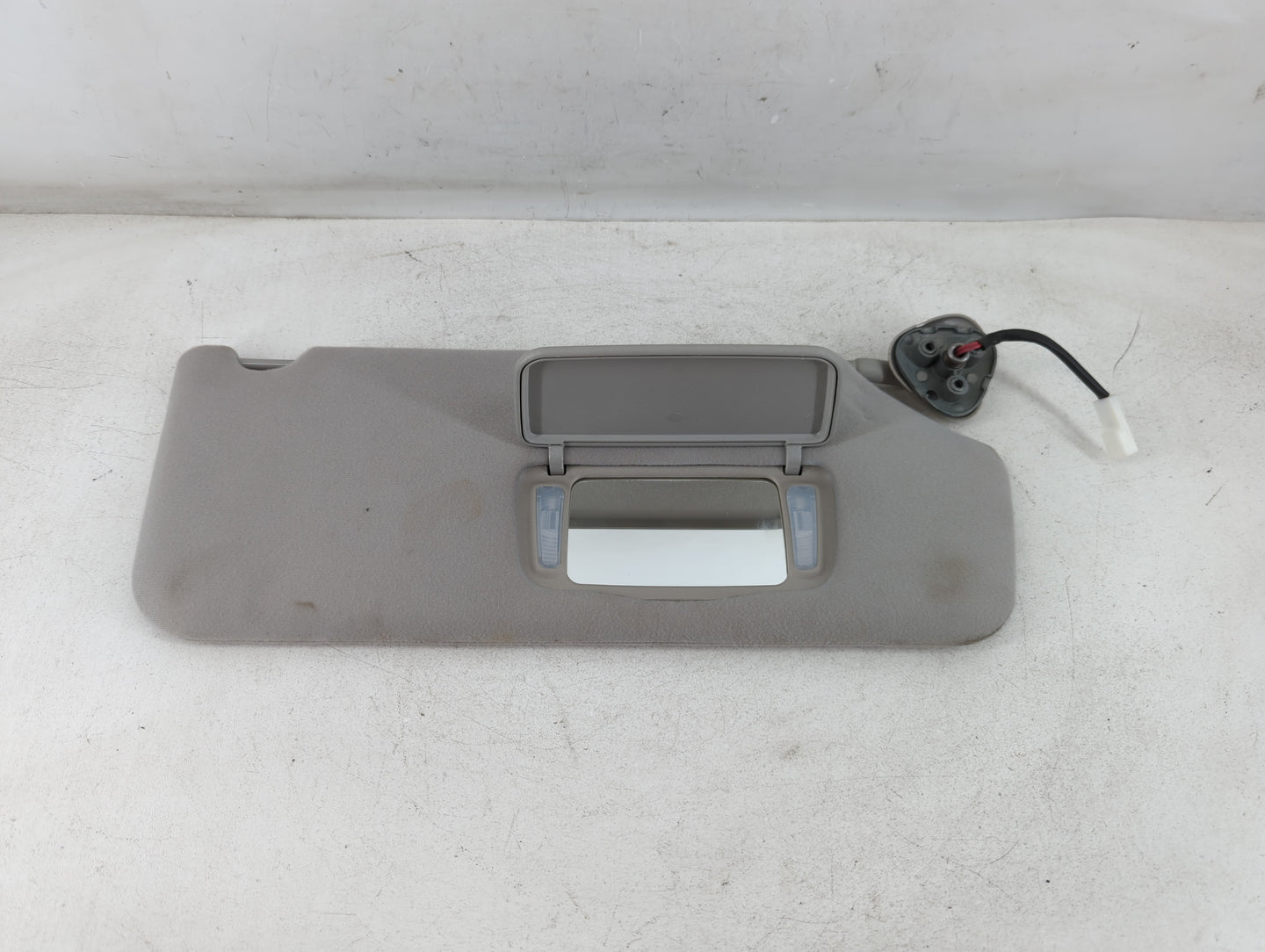 2002-2006 Toyota Camry Sun Visor Shade Replacement Passenger Right Mirror Fits Fits 2002 2003 2004 2005 2006 OEM Used Auto P