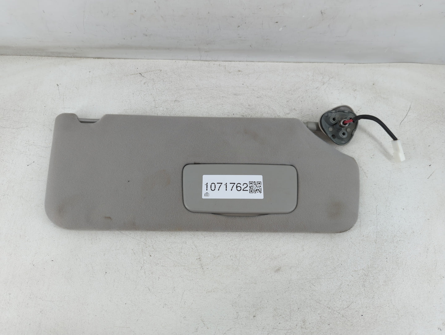 2002-2006 Toyota Camry Sun Visor Shade Replacement Passenger Right Mirror Fits Fits 2002 2003 2004 2005 2006 OEM Used Auto P