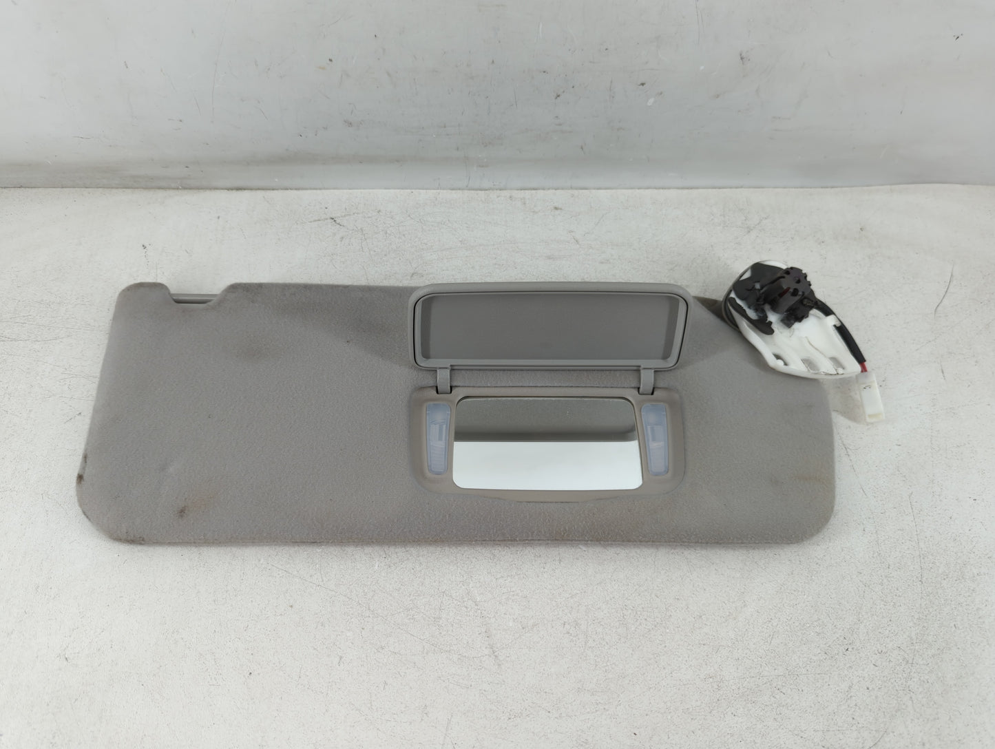 2002-2006 Toyota Camry Sun Visor Shade Replacement Passenger Right Mirror Fits Fits 2002 2003 2004 2005 2006 OEM Used Auto P