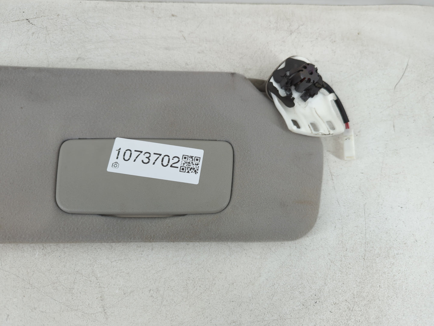 2002-2006 Toyota Camry Sun Visor Shade Replacement Passenger Right Mirror Fits Fits 2002 2003 2004 2005 2006 OEM Used Auto P