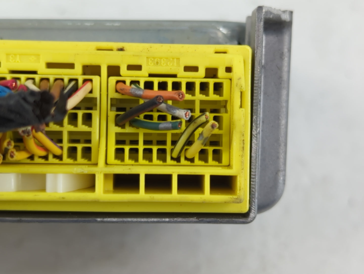 2004-2006 Toyota Camry Chassis Control Module Ccm Bcm Body Control - Oemusedautoparts1.com