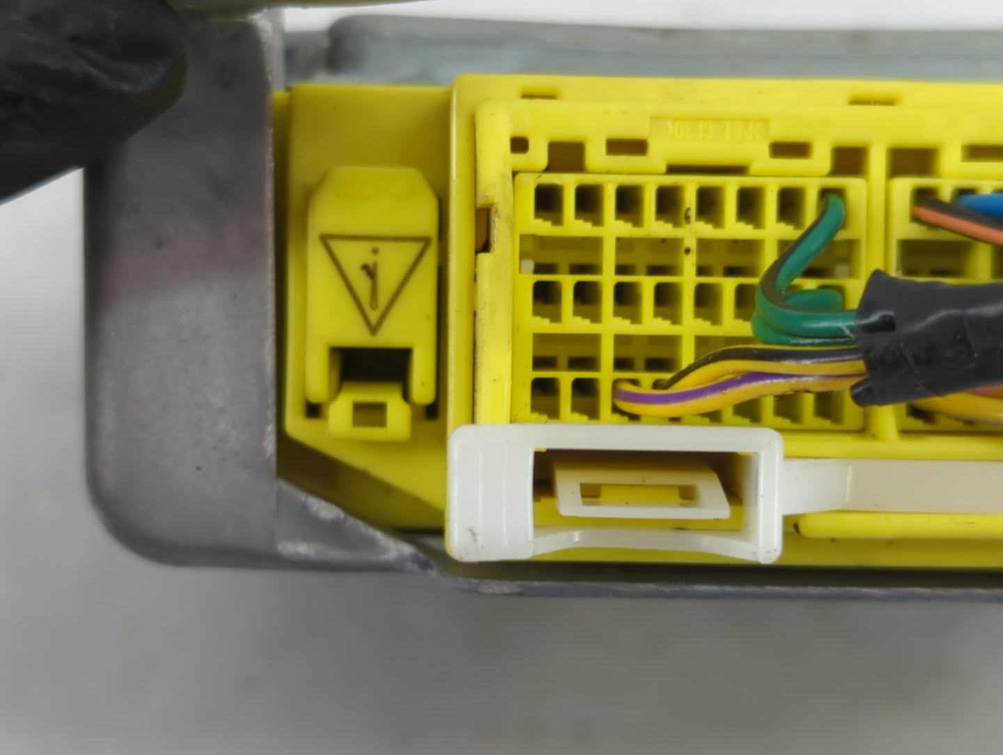 2004-2006 Toyota Camry Chassis Control Module Ccm Bcm Body Control - Oemusedautoparts1.com