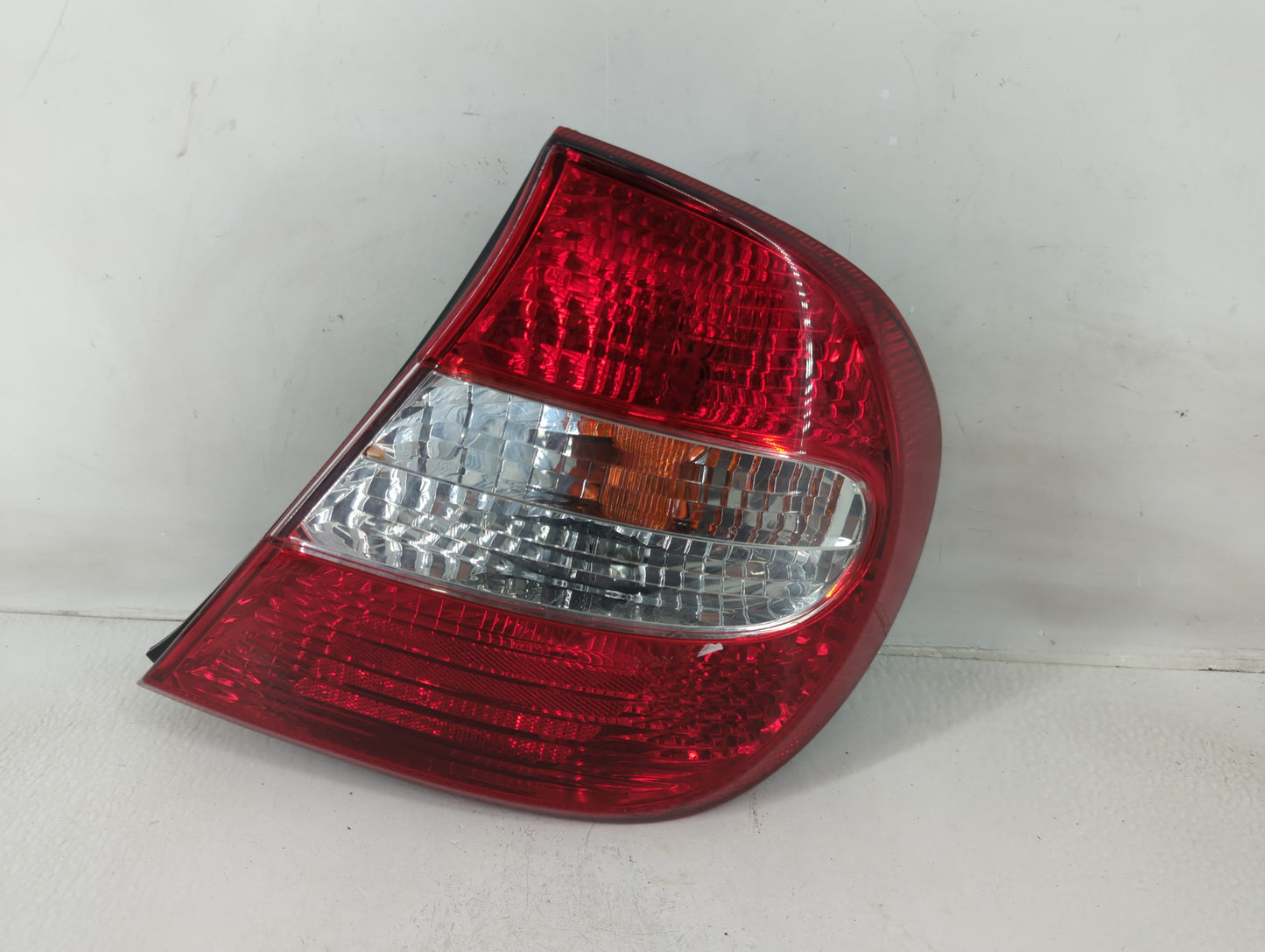 2002-2004 Toyota Camry Tail Light Assembly Passenger Right OEM Fits Fits 2002 2003 2004 OEM Used Auto Parts - Oemusedautopar