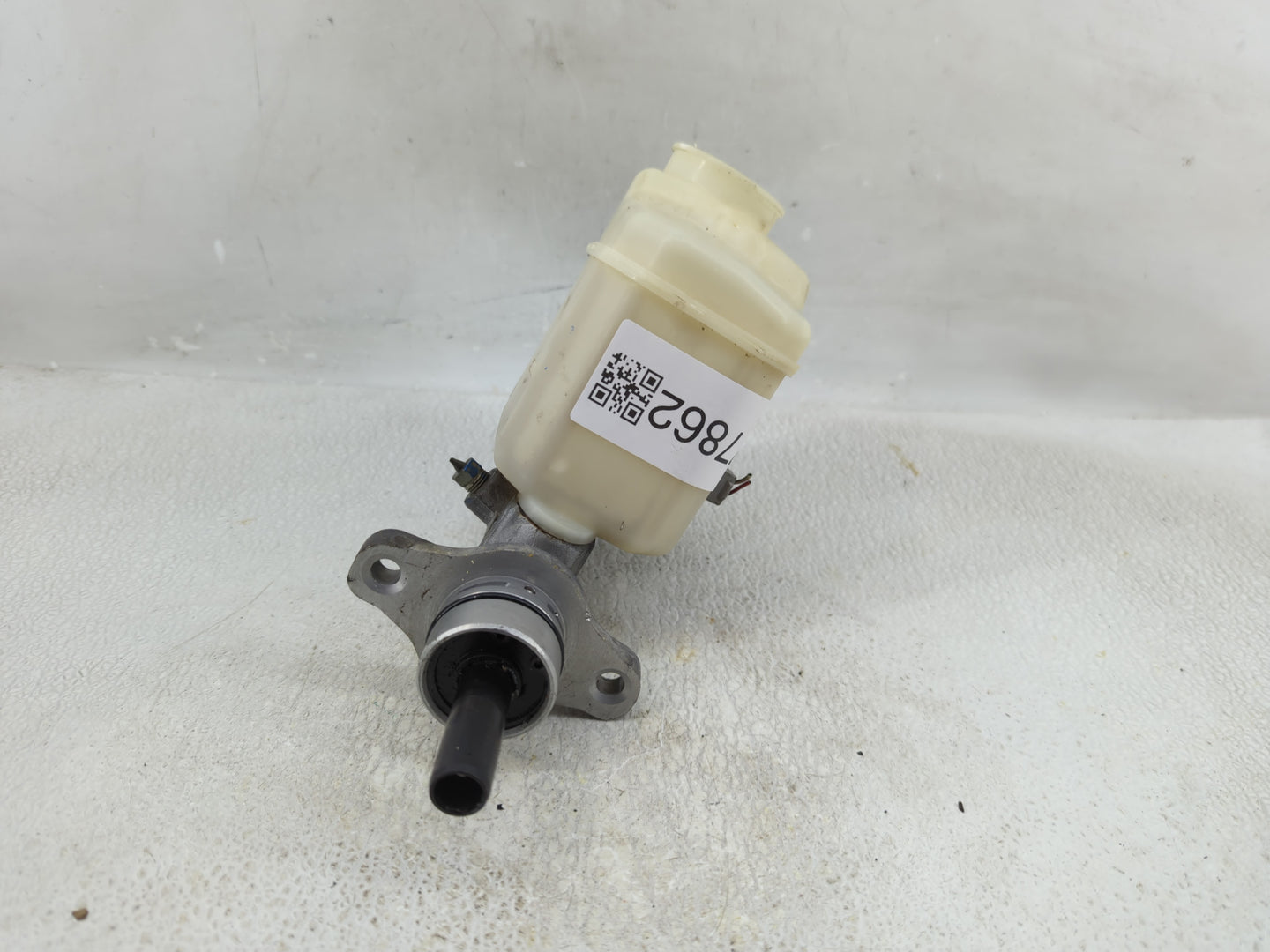 2002-2006 Toyota Camry Brake Master Cylinder 1277862 - Oemusedautoparts1.com