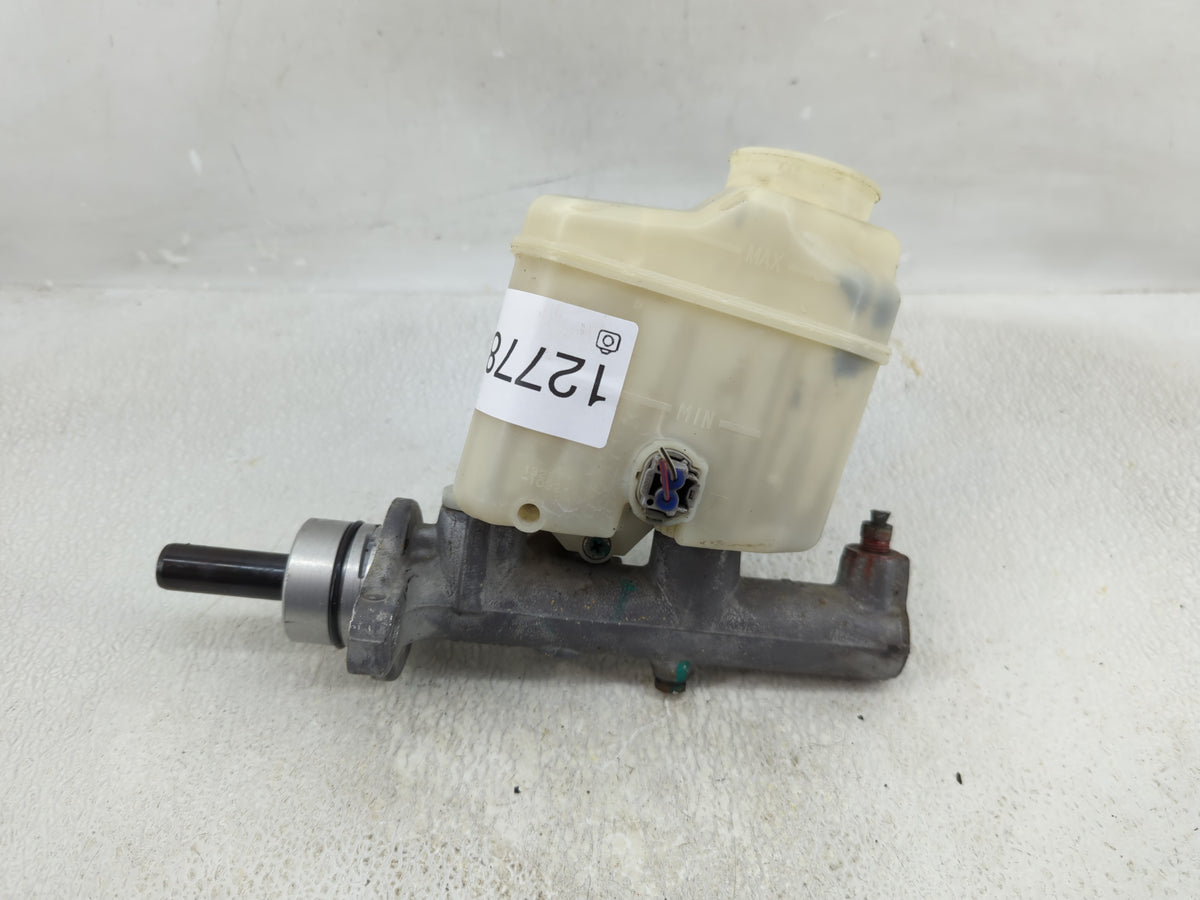 2002-2006 Toyota Camry Brake Master Cylinder 1277862 - Oemusedautoparts1.com