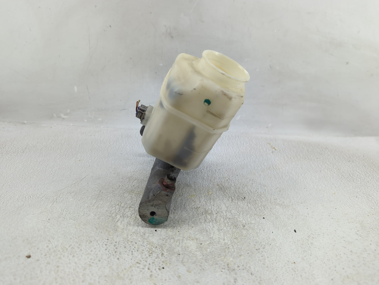 2002-2006 Toyota Camry Brake Master Cylinder 1277862 - Oemusedautoparts1.com