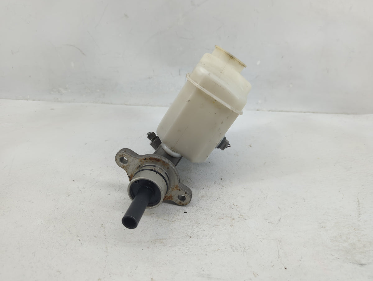 2002-2006 Toyota Camry Brake Master Cylinder 1376415 - Oemusedautoparts1.com