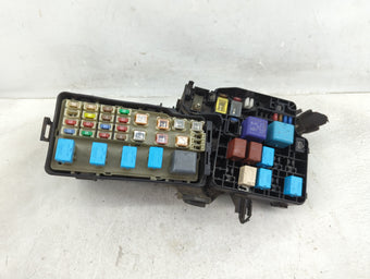 compare product 2002-2004 Toyota Camry Fusebox Fuse Box Panel Relay Module P/N:646-10398 Fits Fits 2002 2003 2004 OEM Used Auto Parts