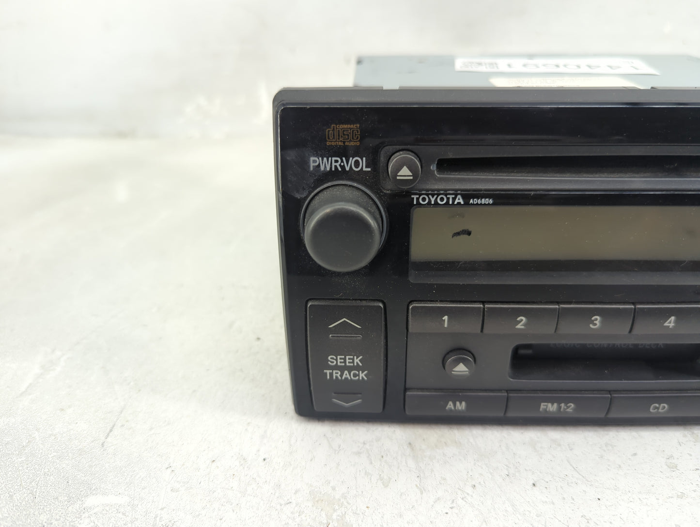 2002-2004 Toyota Camry Radio AM FM Cd Player Receiver Replacement P/N:09390909 Fits Fits 2002 2003 2004 OEM Used Auto Parts 