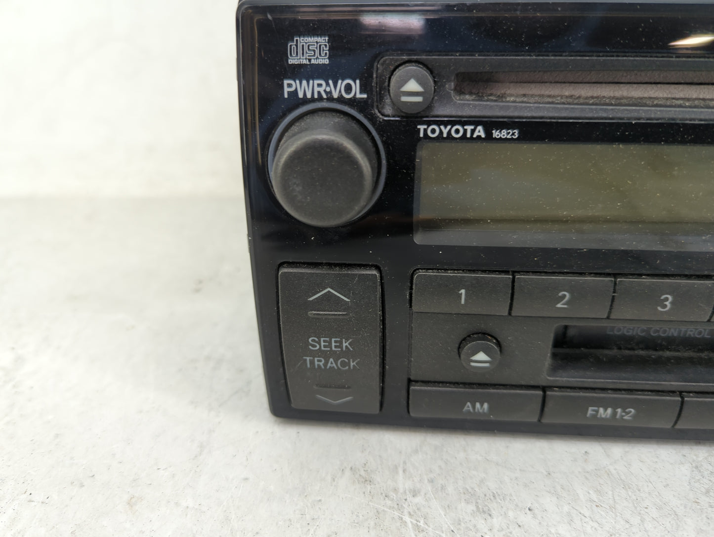 2002-2004 Toyota Camry Radio AM FM Cd Player Receiver Replacement P/N:86120-AA040 16823 Fits Fits 2002 2003 2004 OEM Used Au