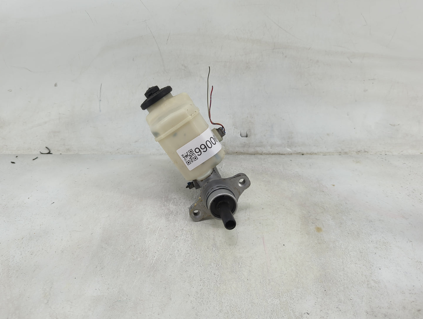 2002-2006 Toyota Camry Brake Master Cylinder 1490066 - Oemusedautoparts1.com