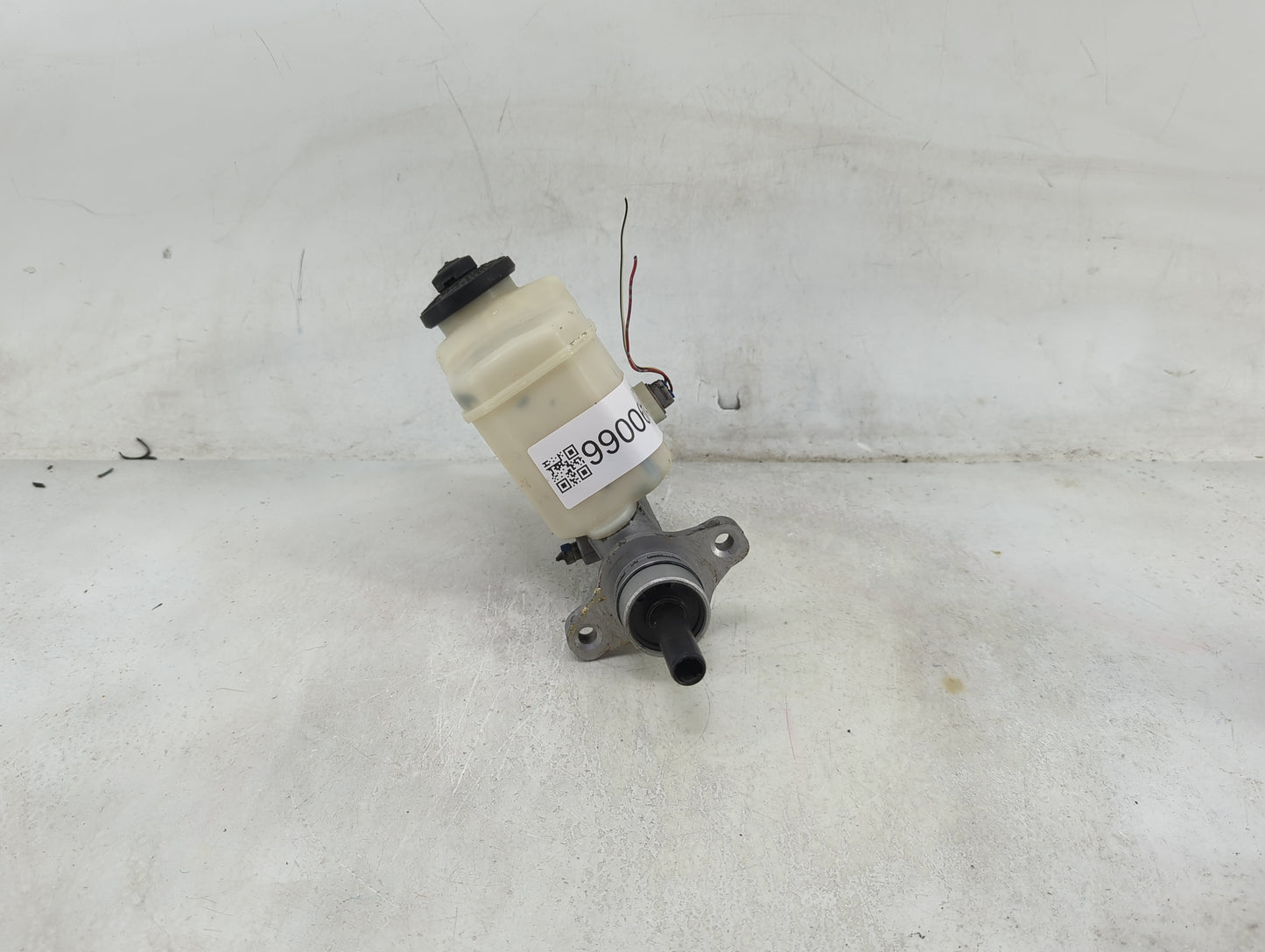 2002-2006 Toyota Camry Brake Master Cylinder 1490066 - Oemusedautoparts1.com