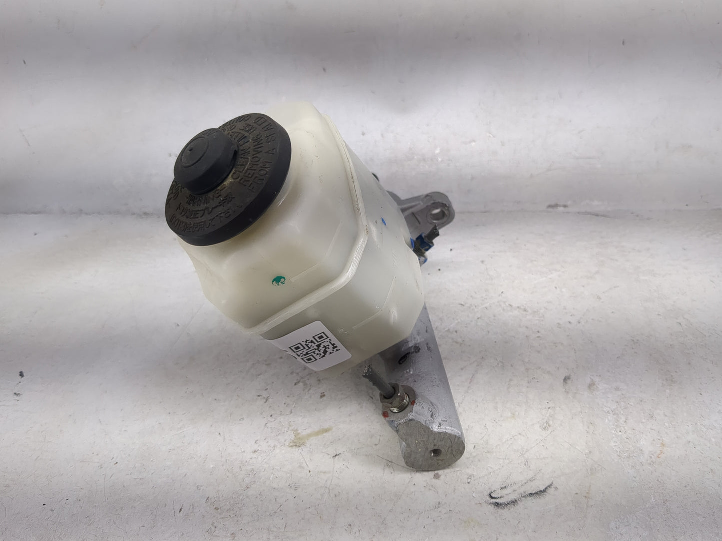 2002-2006 Toyota Camry Brake Master Cylinder 1490955 - Oemusedautoparts1.com