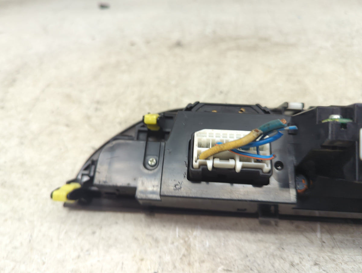 2004 Toyota Camry Climate Control Module Temperature AC/Heater Replacement Fits OEM Used Auto Parts - Oemusedautoparts1.com