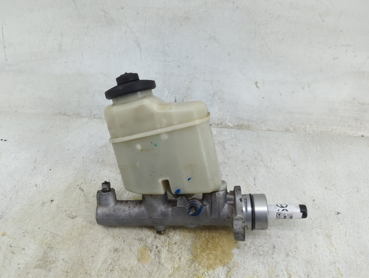 2002-2006 Toyota Camry Brake Master Cylinder 1496640 - Oemusedautoparts1.com